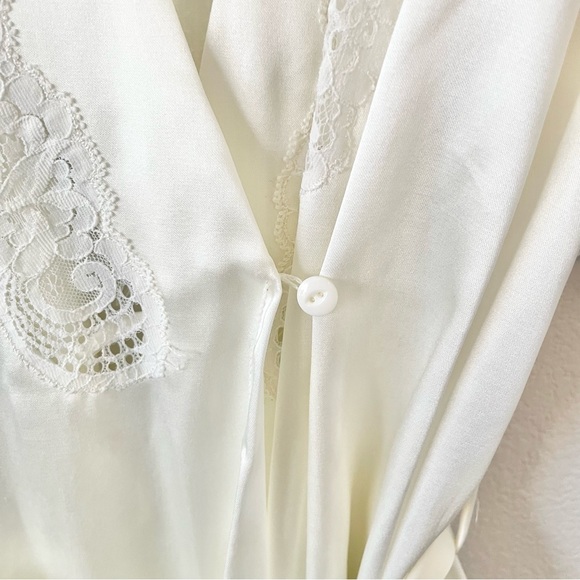 Etienne Vintage Lace Floral Embroidered Silky Long Robe - Picture 5 of 9